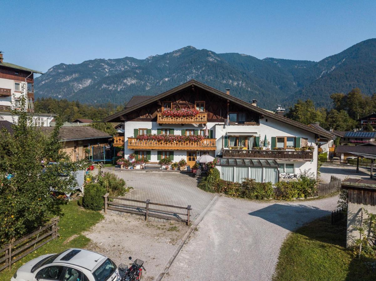 Ferienwohnung Zugspitze グライナウ エクステリア 写真